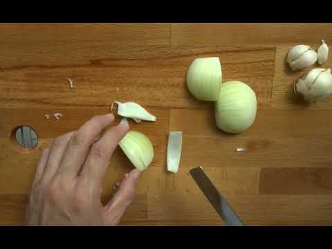 Dicing onion with Masahiro nakiri