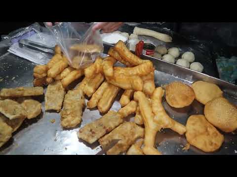 Delicious cake sell review at night @ Chbar Ampov Market
