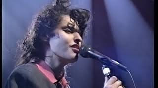 Deborah Conway - She Prefers Fire (live)