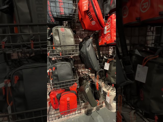 Vídeo relacionado con Superdry Cartera triple de lona para mujer, Surplus Goods Oliva, 1SIZE, Ropa de calle