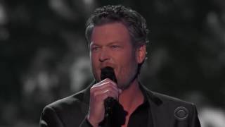 Blake Shelton w/Lead Guitarist Beau Tackett (ACM 2016)