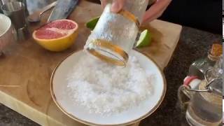 Download lagu Bar manager George creates a Paloma mp3