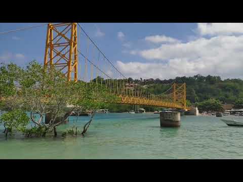 Yellow Bridge Bali: Iconic Love Bridge connecting Nusa Lembongan & Nusa Ceningan