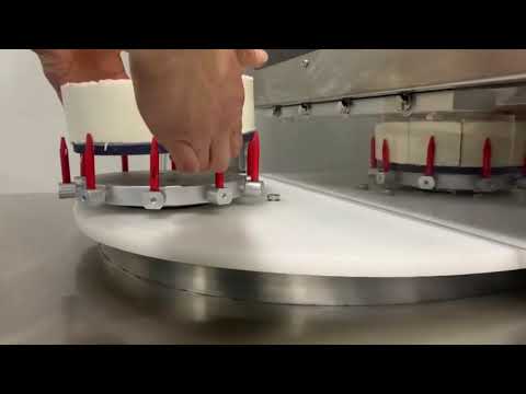 UFM1000P Rainbow Cake Cutting With Paper Insert