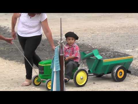 Desfile 43 Edición Fiesta Provincial del Girasol en Ramón Santamarina