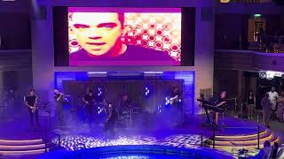Tony as Robbie Williams with Arvia orchestra