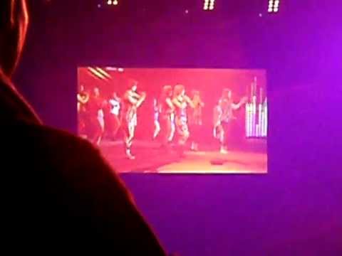[FANCAM] - 120208 Music Bank Paris 2012 Fans Dance With T-ARA