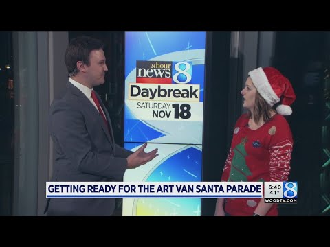 グランドラピッズで今日行われているアートバンサンタパレード (Art Van Santa Parade happening today in Grand Rapids)