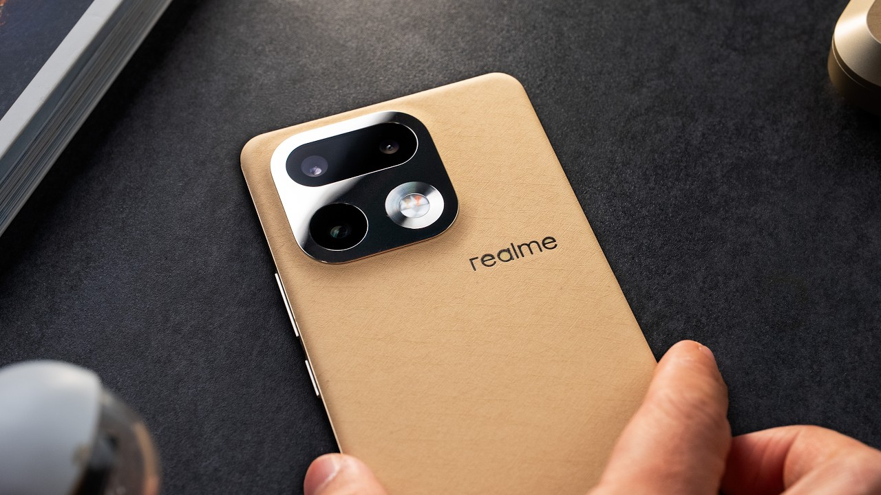 Sering sering bikin HP unik begini, realme!
