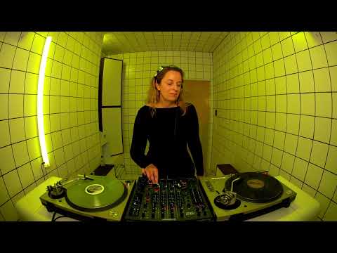 Unterwegs - Marie-Julie | HÖR - Dec 22 / 2022