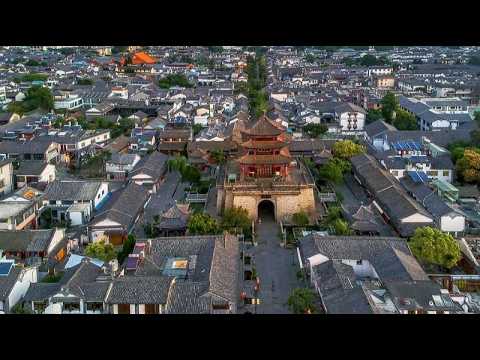 Live: View of Cangshan Mountain from Dali Old Town in SW China