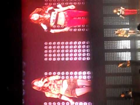 [Fancam] SM Town Paris 110611 Tik Tok cover--Jessica and Krystal.AVI