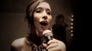 Undress - On Stage (clip)