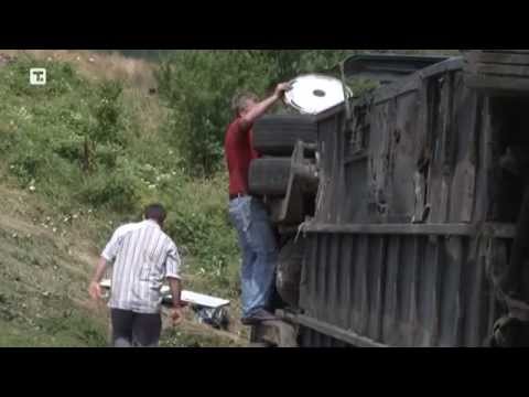 belami.rs - Autobus sleteo sa puta, 10 putnika teže povređeno, 33 lakše