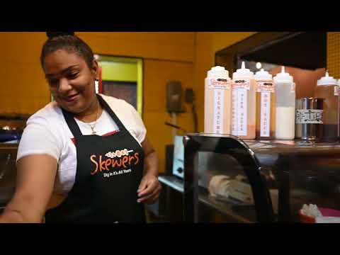 Aruba | Noord | Palm Beach - Having some delicious street meat and ice cream