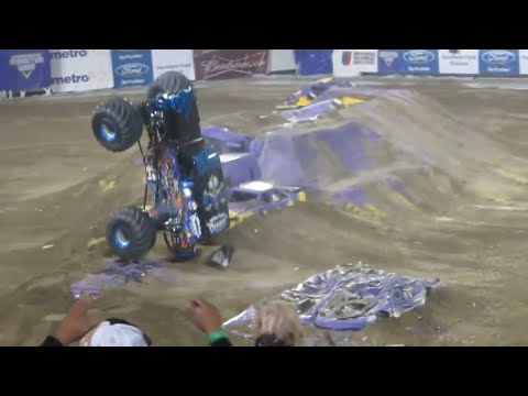 Son Uva Digger Winning Freestyle Monster Jam Orlando 2014