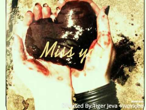 Uyiril Uthiram - New Tamil Song-  Love is pain