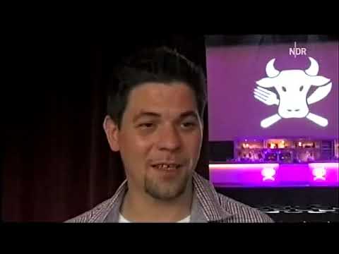 Tim Mälzer & David Alleckna kochen Currywurst