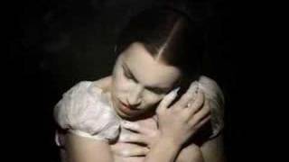 Annie Lennox - Love Song For A Vampire