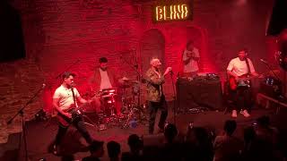 Onurr - Aşk Kışlıkları Giy - Live at Blind Taksim (10.12.2022)