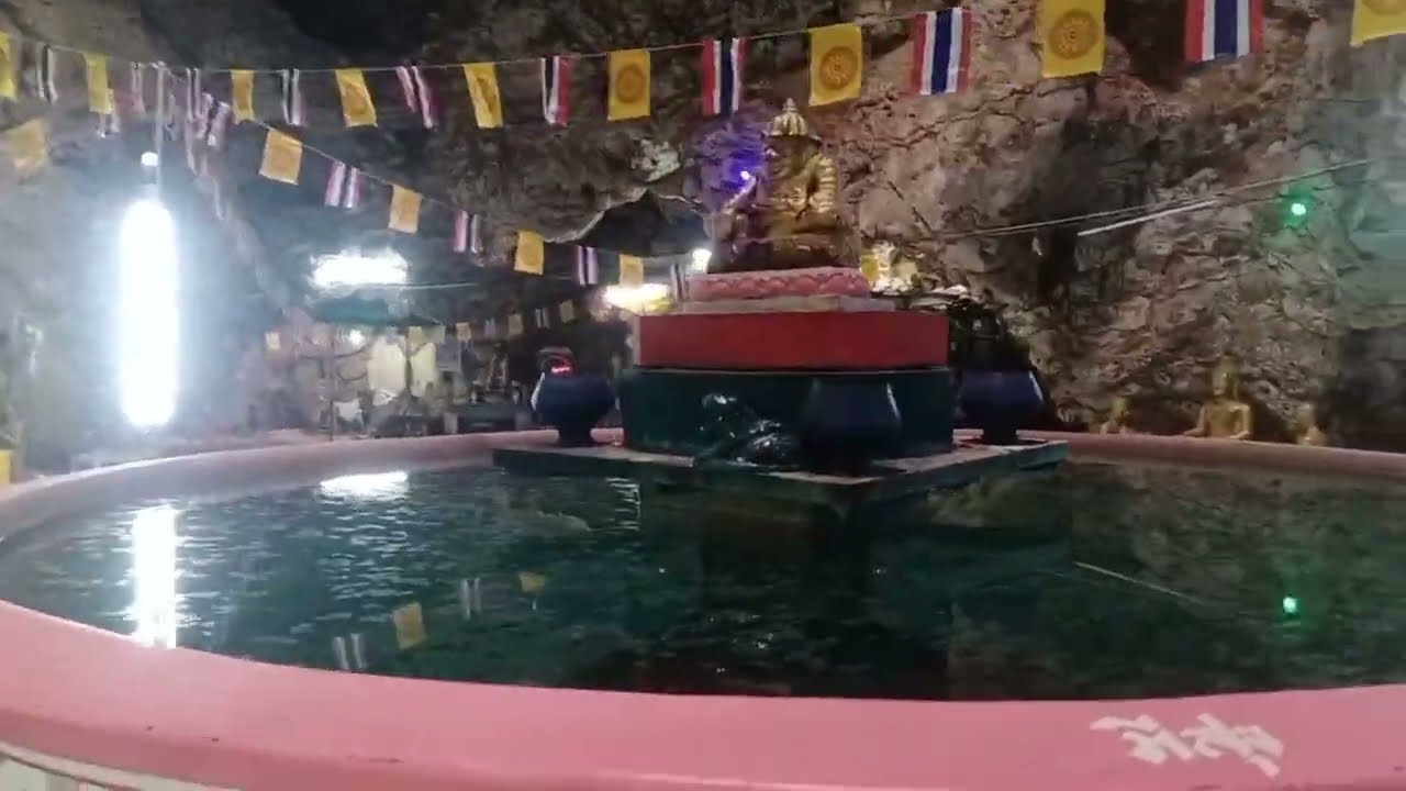 Wat Tham Phon Sawan