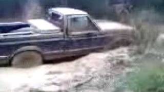 preview picture of video 'got stuck in my 4x4 ford!!!'