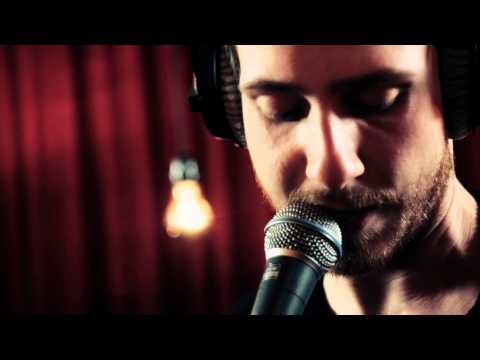 Studio Brussel: Float Fall - Someday (live)