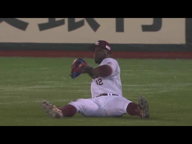 【5回表】イーグルス・カスティーヨ スライディングキャッチのナイスプレーを見せる!! 2021/7/1 E-F