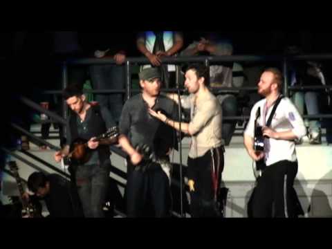 Coldplay - Death Will Never Conquer (Acoustic in the crowd)- Live In Melbourne (HD) Multi Angle
