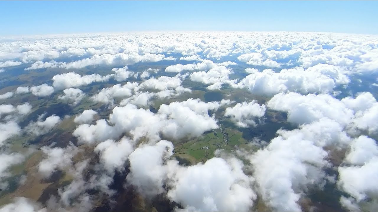 Flying flexwing: Cloudscapes on the way to Puffin Island