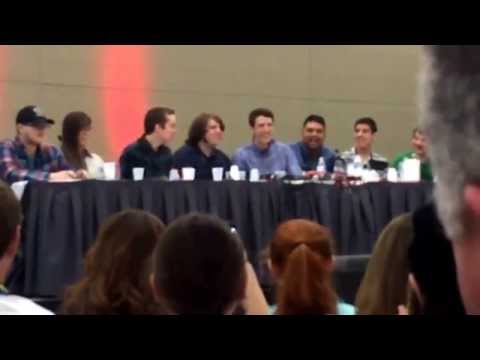 TheCampingRusher singing OneD at the Cube Panel ~Pax East