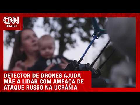 Mãe ucraniana usa detector de drones em passeio com bebês diante ameaça russa | CNN BRASIL