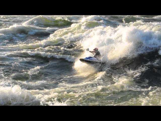 UGANDA  FREESTYLE KAYAKING 2013