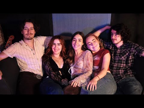 'Jolene' - Little Quirks