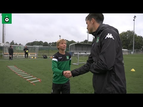 A-KERN ONTFERMT ZICH OVER DE JEUGD