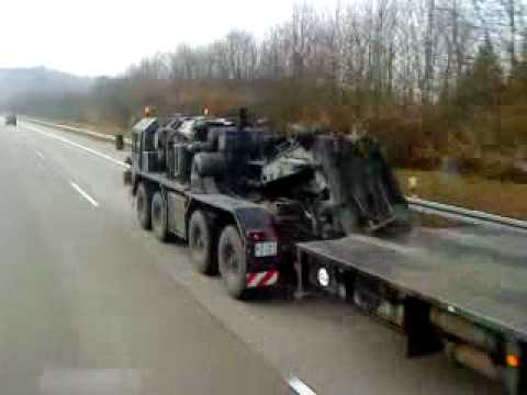 Überholen eines Bundeswehr Elefant, Schwertransporters