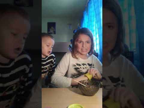 Sandrin a samkov nevidareni sliz s plastelini