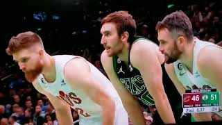 [花絮] Luke Kornet在禁區防守三分