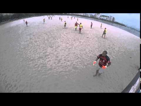 Primeiro Tempo Sábado 06.03.2015  Vermelho 1 x 0 Amarelo Pelada da Praia de Botafogo.