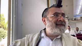 רבי שמואל בן עטר על הלכות דגים ובשר - התמונה מוצגת ישירות מתוך אתר האינטרנט יוטיוב. זכויות היוצרים בתמונה שייכות ליוצרה. קישור קרדיט למקור התוכן נמצא בתוך דף הסרטון