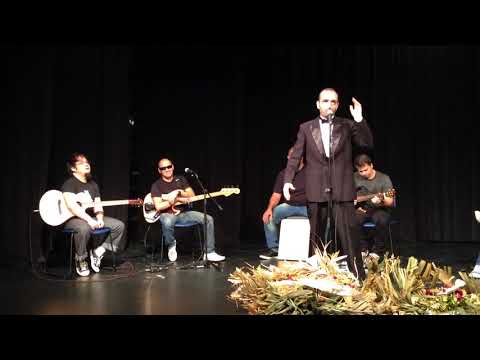 Piu Piu e sua Banda  cantando Mijo Mineral e  Nó de Madeira na Livraria Cultura