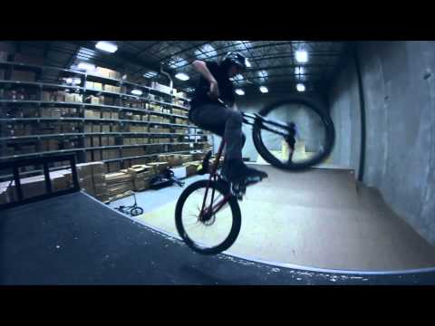 download lagu mp3 mp4 Warehouse Jp, download lagu Warehouse Jp gratis, unduh video klip Warehouse Jp