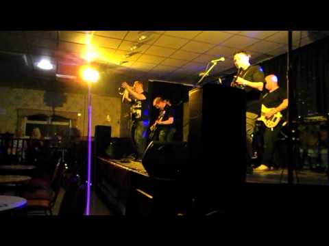 Rakkiteers Playing Fat Bottom Girls 1