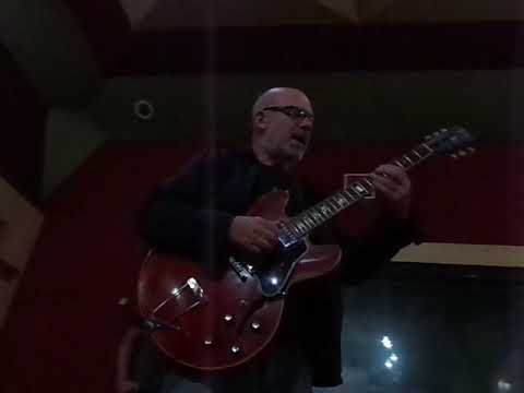 FAÍSKA E NUNO MINDELIS ENSAIAM PARA O BRASIL GUITARRAS