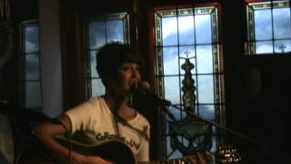 Vega - Y Llueve [Búho Real. 16-Julio.2011]