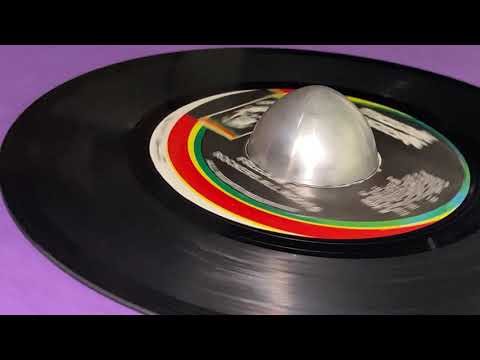 RICKY GRANT ~ Freedom Sound (AUGUSTUS PABLO ~ Corner Stone Dub, B Side)