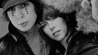 GLASS CANDY &quot;BEATIFIC&quot; (Lyric Video)