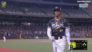 Re: [情報] 台鋼雄鷹滿壘中計-小可愛美技影片