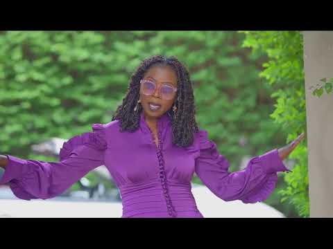 Azizi ft Capital girl Chonde music video