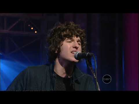 TV Live: The Kooks - "Junk of the Heart (Happy)" (Letterman 2011)